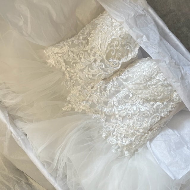 Wedding Dress Cleaning Boxing Preservation